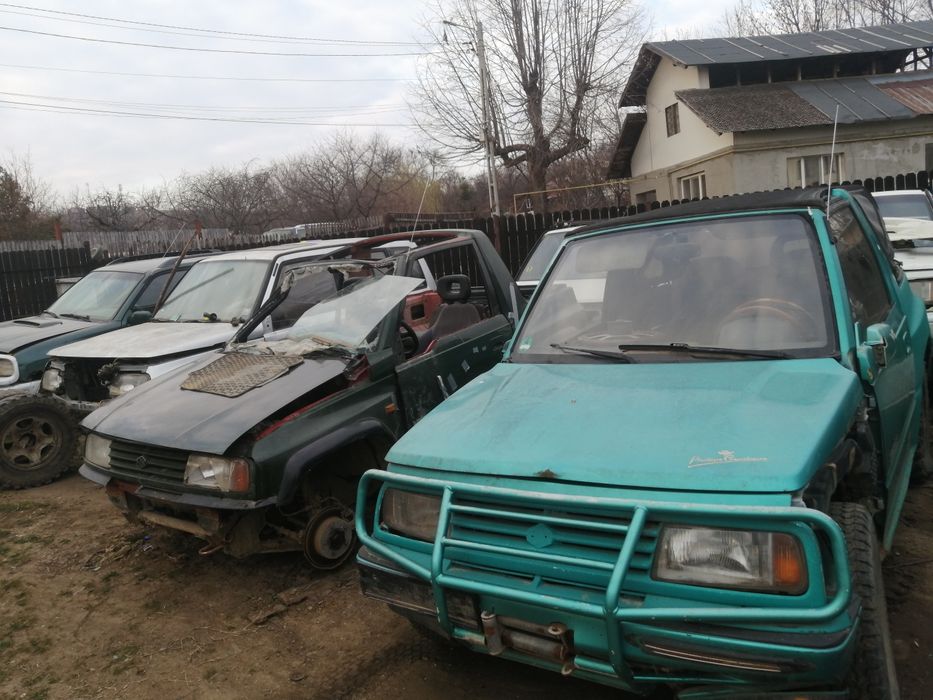 Dezmembram  suzuki vitara suzuki grand vitara