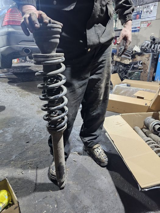 Продам стойки и пружины на w220