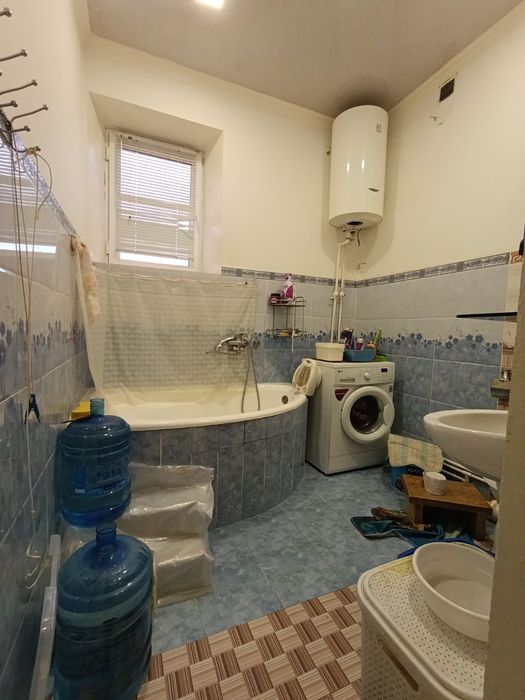 Продаёца квартира Чирчик Навой Ширин кафе