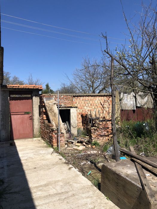 Продавам къща в село