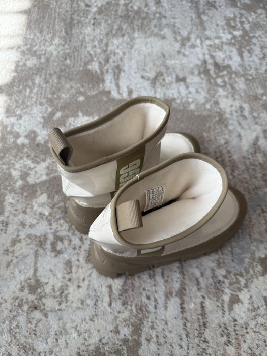 Женская обувь UGG