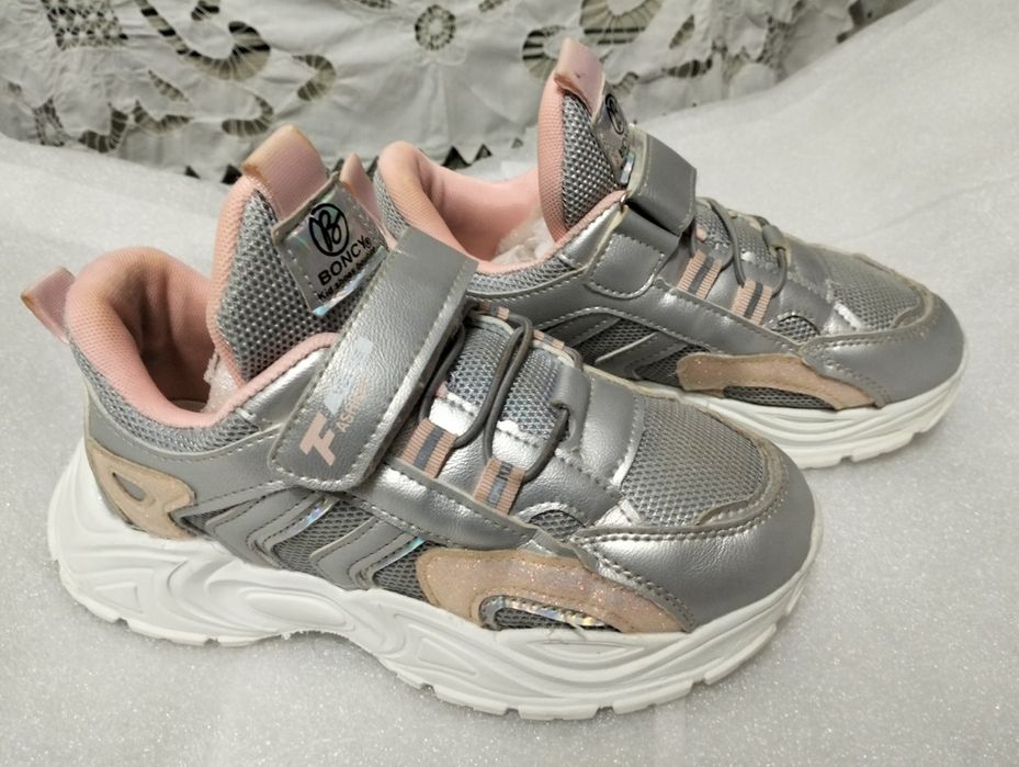 Новые кроссовки на девочку, 35 размер