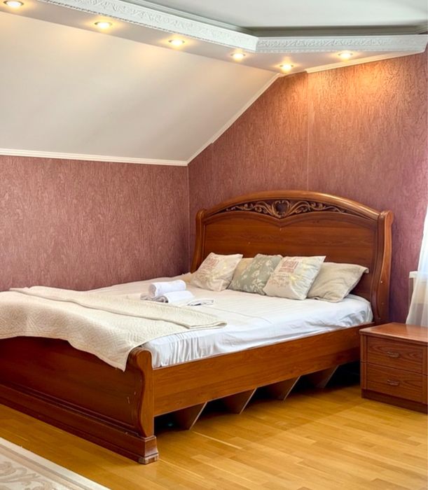 Коттелж с бассейном посуточно