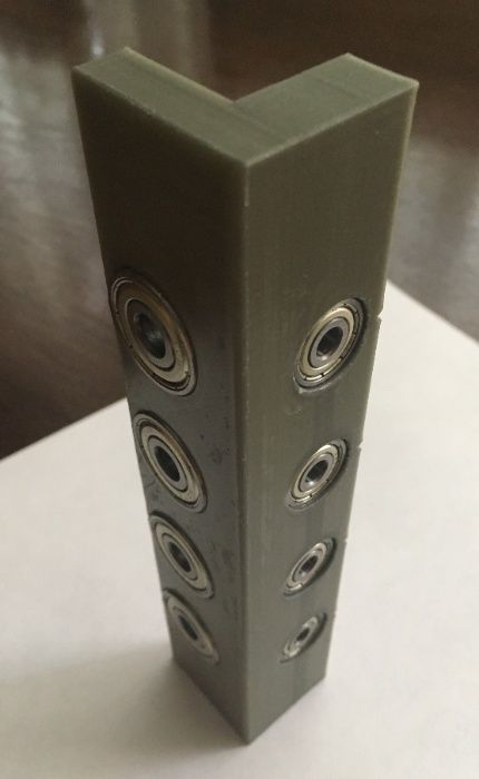 Sablon mobila plastic dur forma L ericsoane gauri 5/7mm v.2