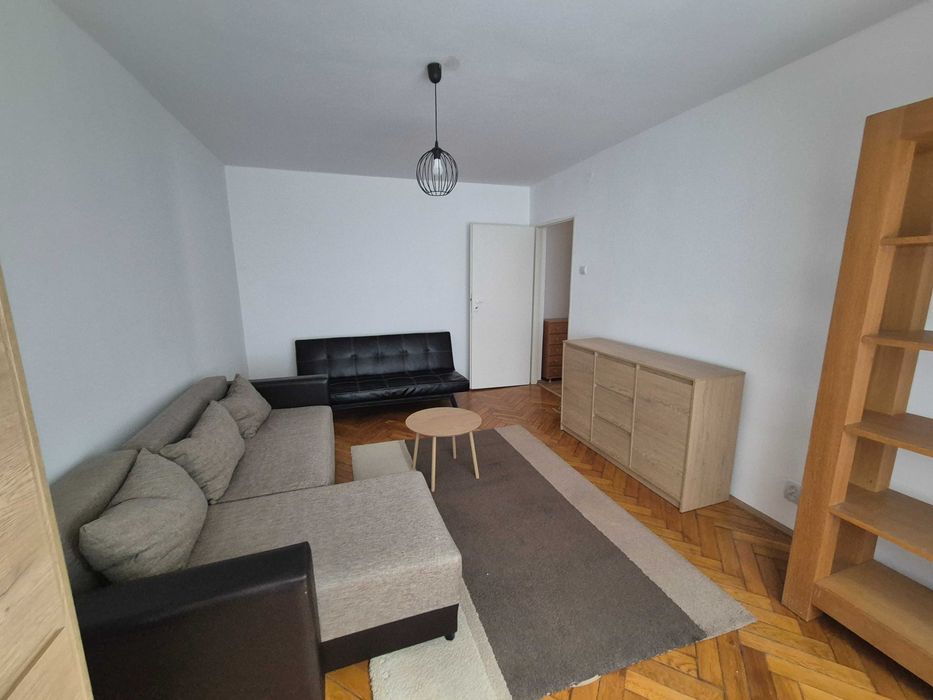De inchiriat apartament 3 camere Tudor