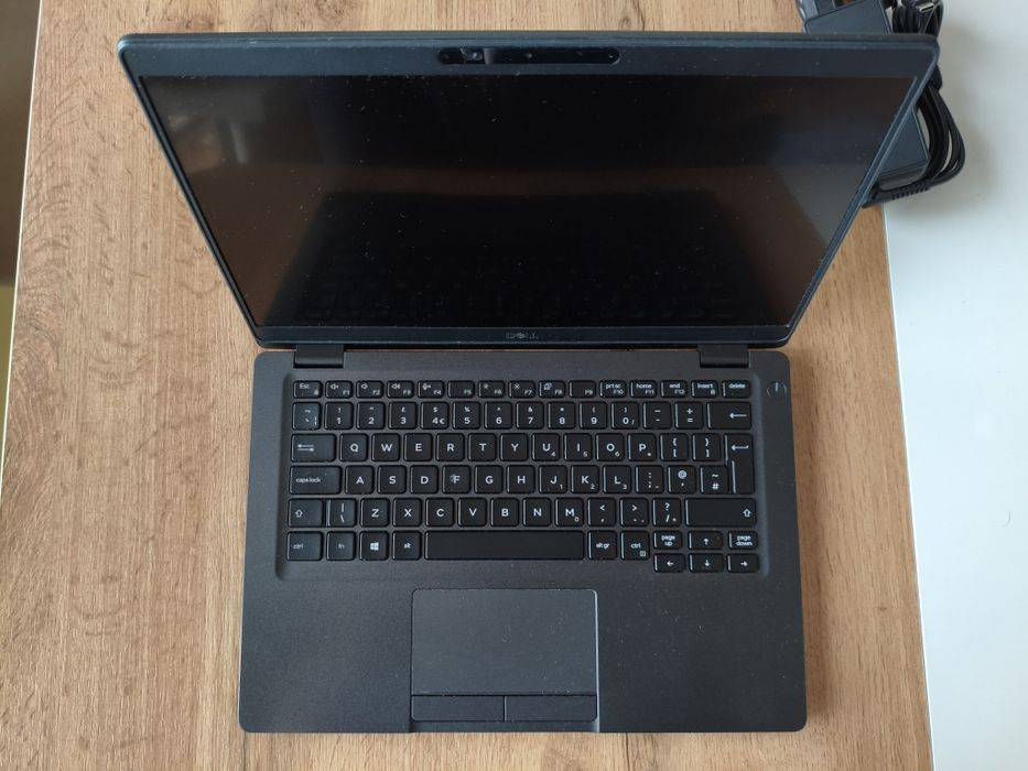 Лаптоп с тъчскрийн Dell Latitude 5300 - i5-8265U, 8GB RAM, 256.  NVMe SSD