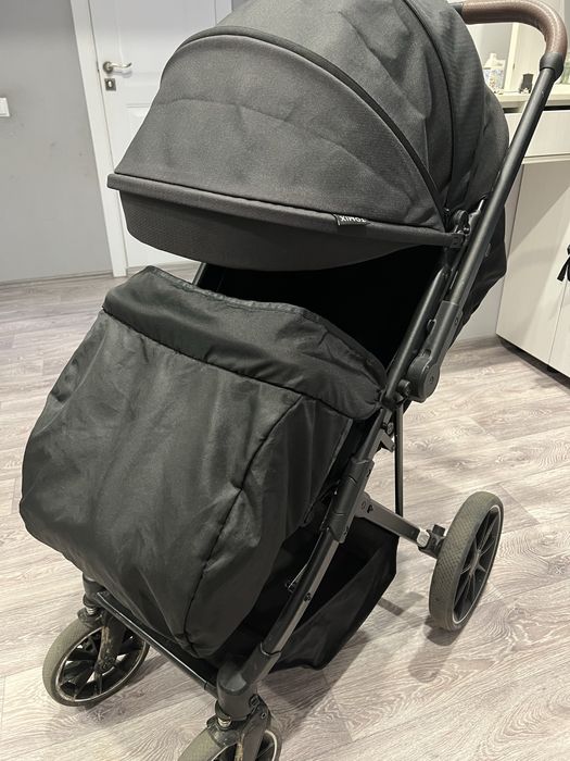 Коляска Tomix в хорошем состоянии