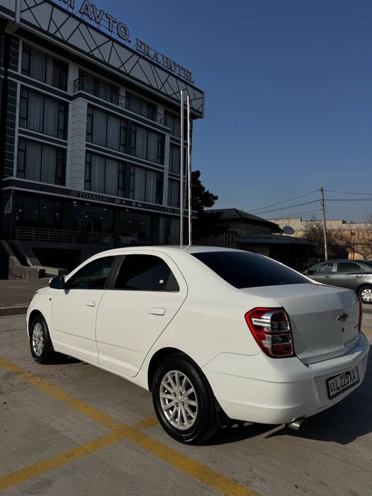 Cobalt Avtomobili sotiladi