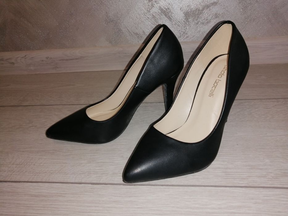 Дамски официални обувки и боти