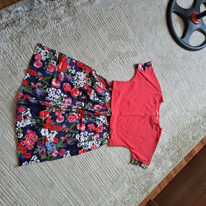 Прдома несколько платьев