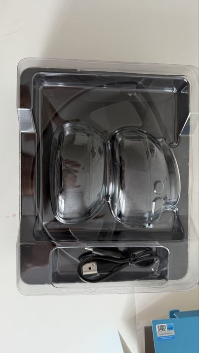 Продам наушники Soundcore Q10i