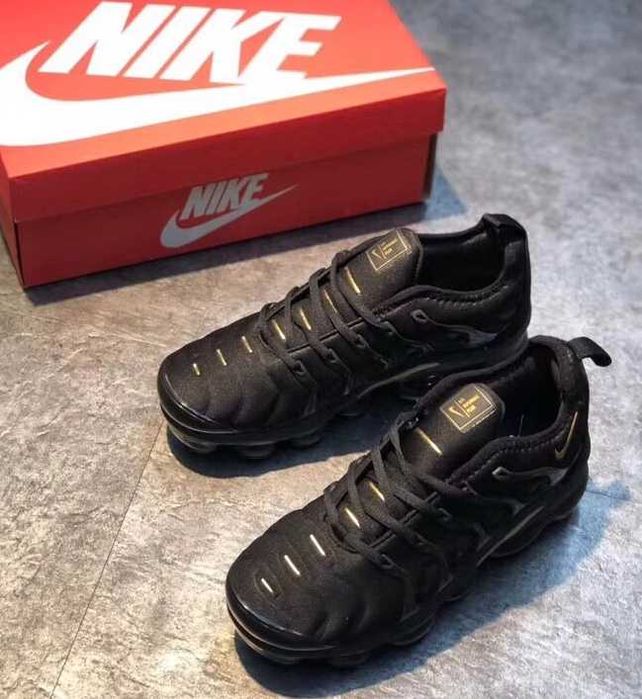 Оригинални маратонки Nike Air Vapormax TN Gold налични 43 номер
