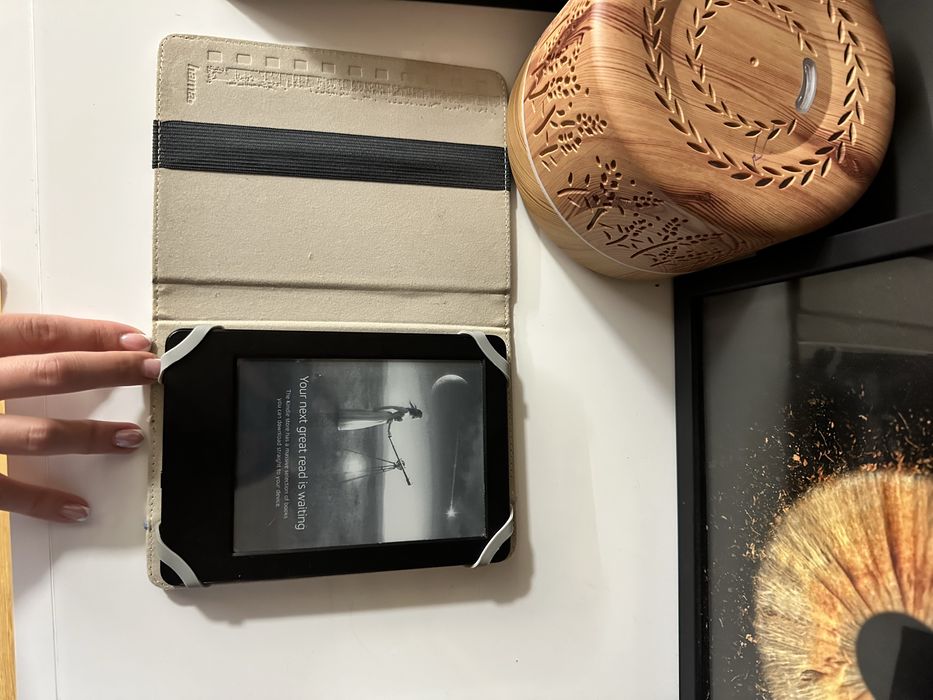 kindle 10th generation, 2019 + Подарък Калъф