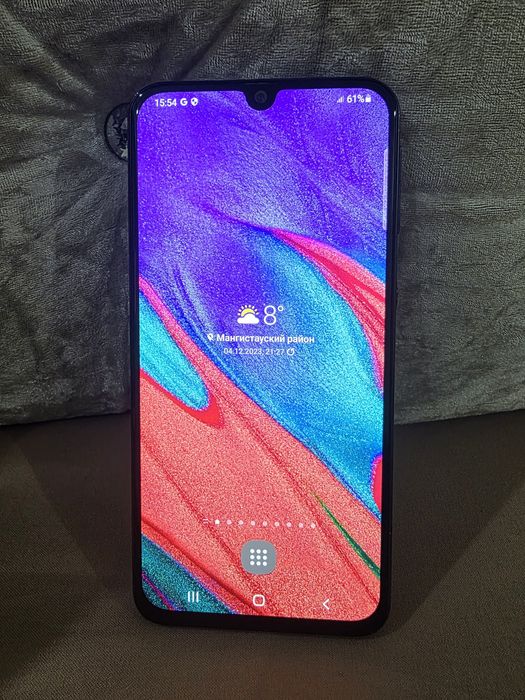 Самсунг А40 64гб