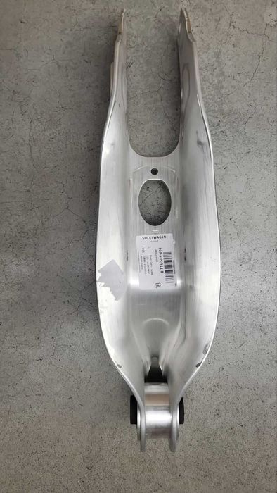 Носач заден долен за Audi Q5