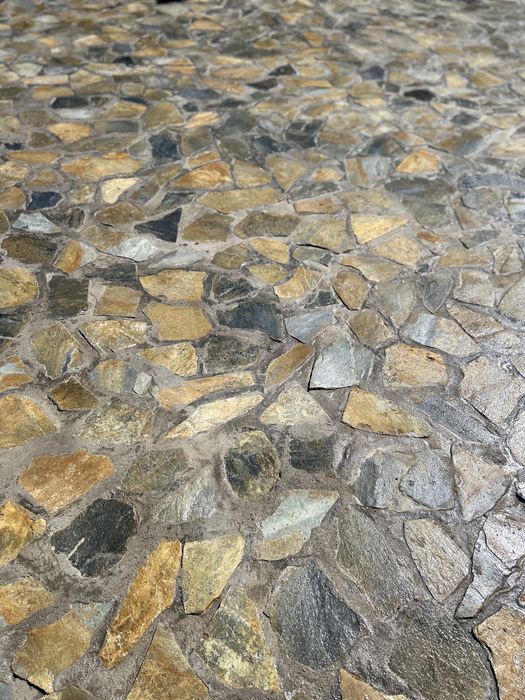 Vand si montez piatra