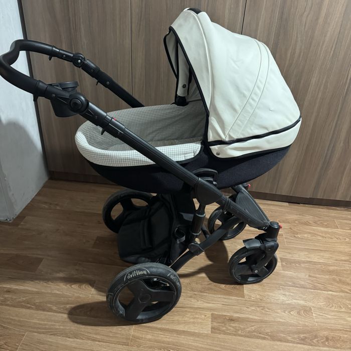 Детская Коляска с автолюлькой