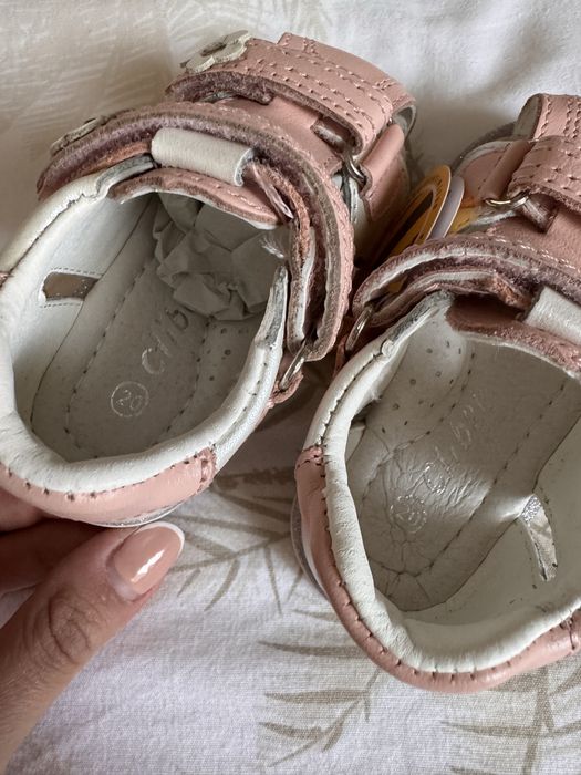 Нови сандали за бебе момиче естествена кожа 20 номер