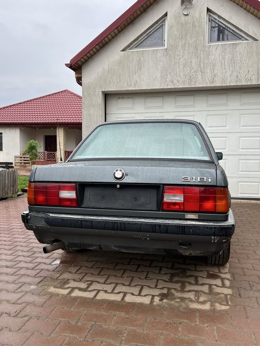 De vanzare bmw e30 318i  (ursulet)