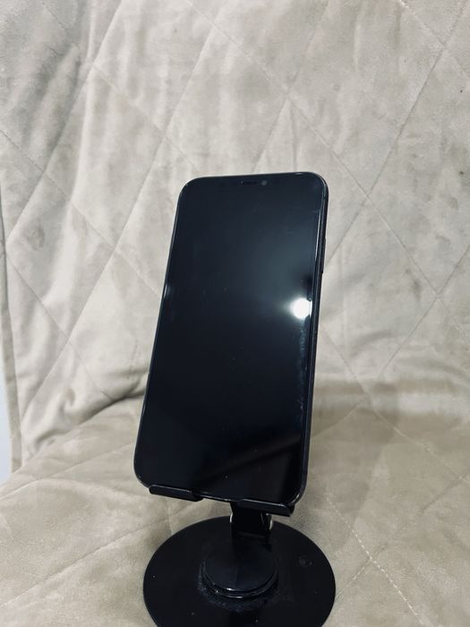 iPhone 11 в хорошем состоянии