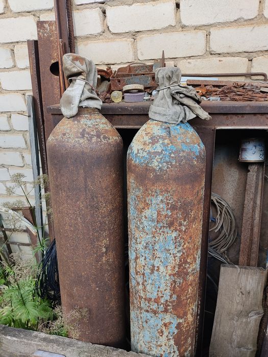 2 кислородных баллона