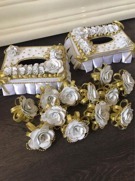 Салфетница и кольца для салфеток