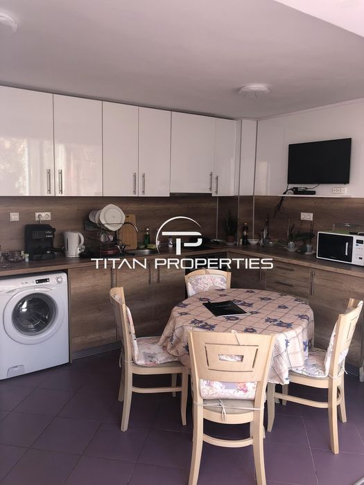 Дава се под наем Тристаен апартамент в Бургас, Център - 90 кв.м за 510 € - Снимка #1