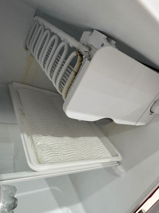 Frigider minibar VORTEX VM5SRD01M, 47 l, H 50 cm, Clasa E, rosu