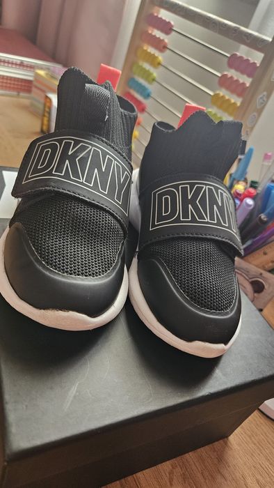 Маратонки унисекс DKNY