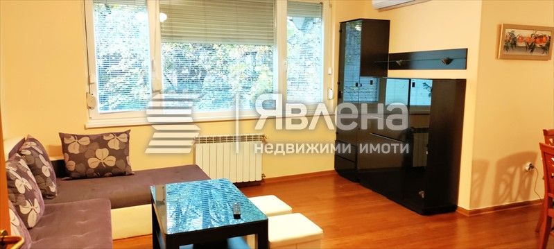 Дава се под наем Тристаен апартамент в София, Оборище - 100 кв.м за 1000 € - Снимка #1