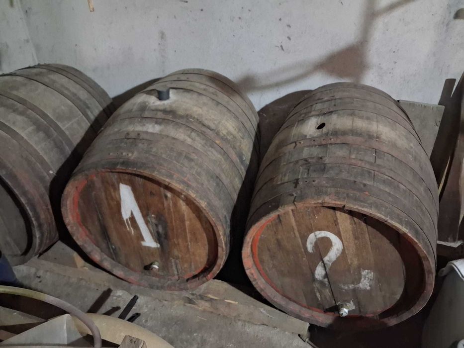 Butoaie stejar si tabla-vin, tuica