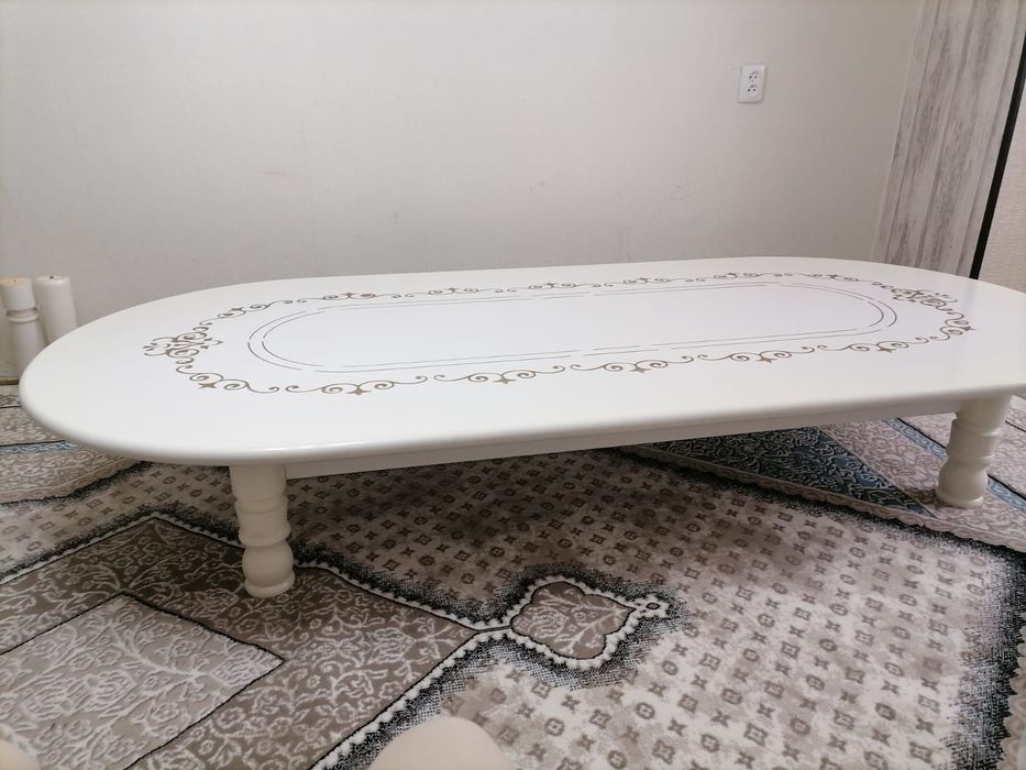 Продаются стол со стульями(6 стульев)