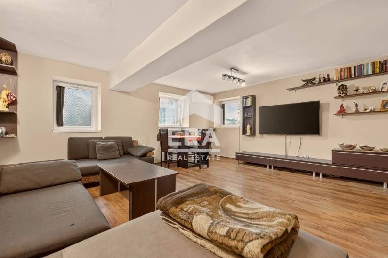 Продава се Тристаен апартамент в Варна, Виница - 88 кв.м за 1137 €/кв.м - Снимка #2