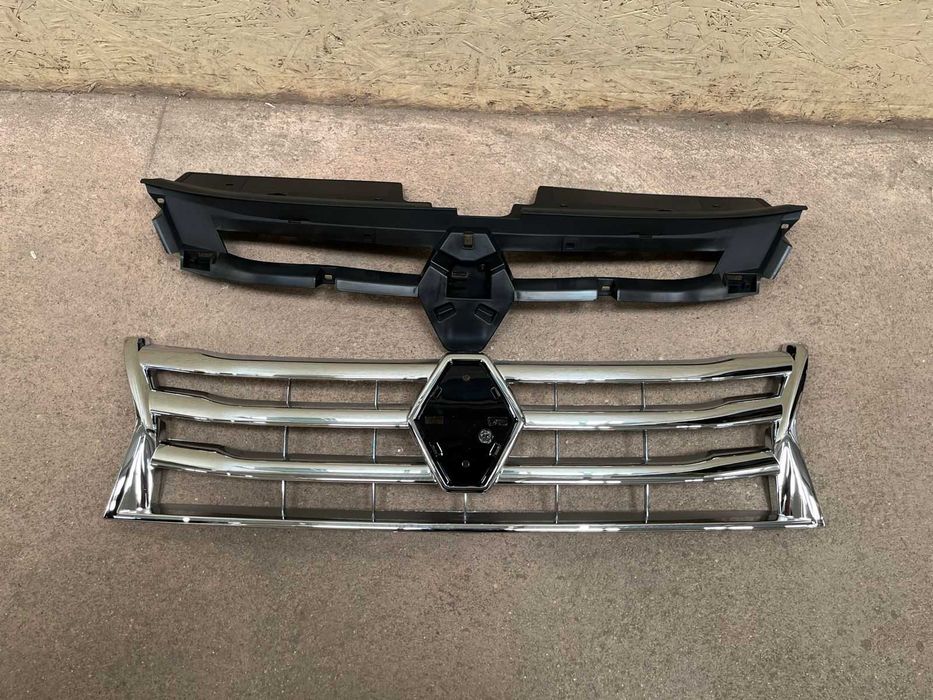 Решетка радиатора на Рено Дастер 2010- / Renaut Duster 2015