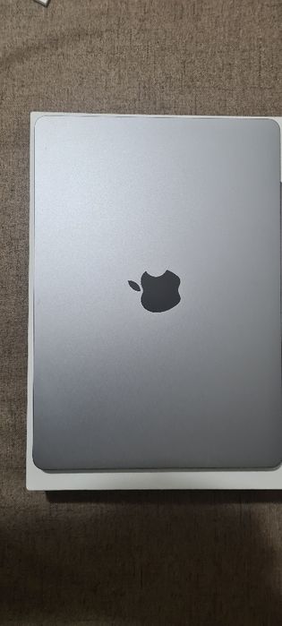 Macbook Air  M2 13" 16 gb ram/256 gb