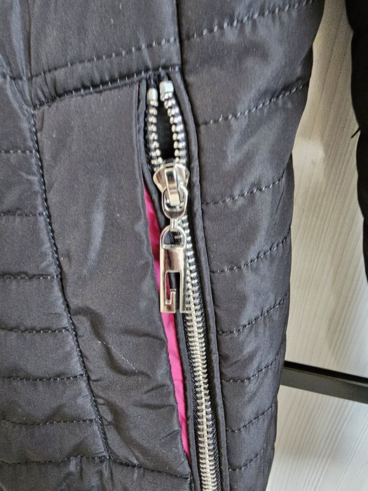 Продам женскую куртку