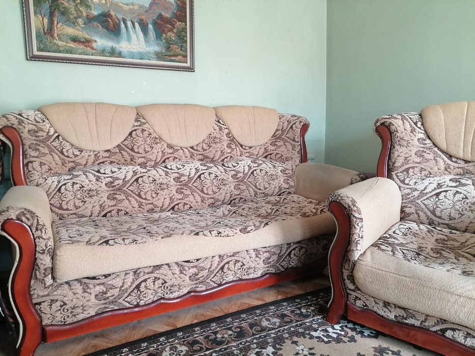 Диван в хорошем состоянии