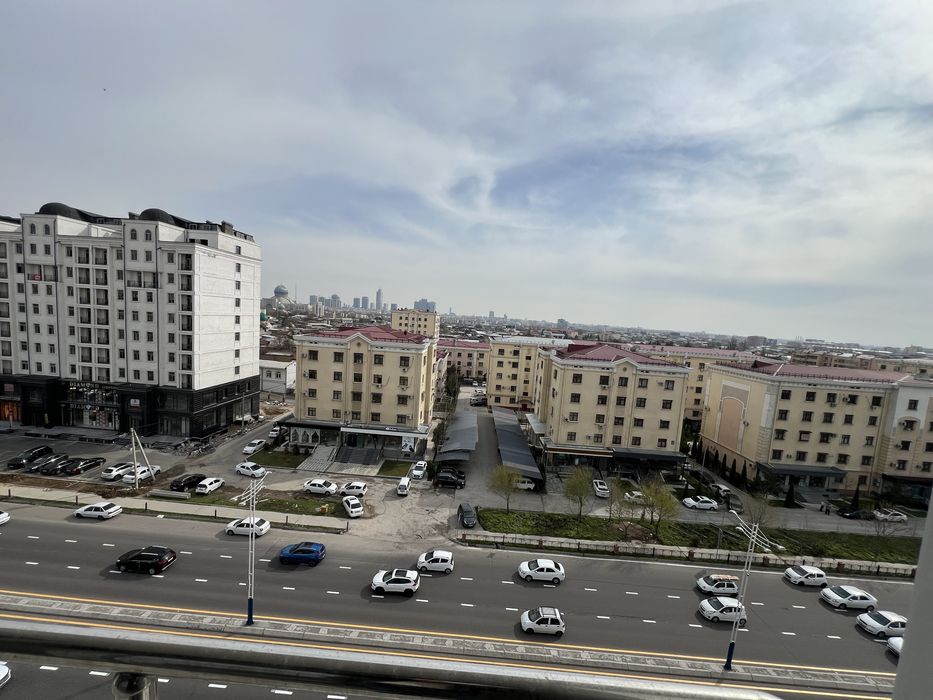 Аренда под офис, Клиника и тд 302 кв м , улица Нурафшон Вдоль Дороги!