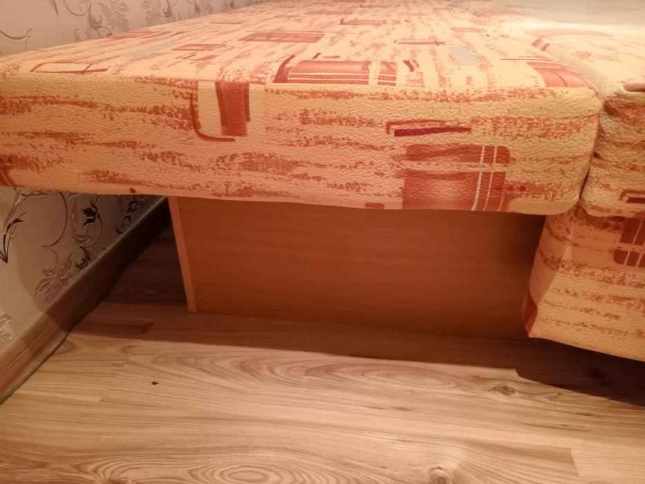 Софа раскладной, ухоженный.