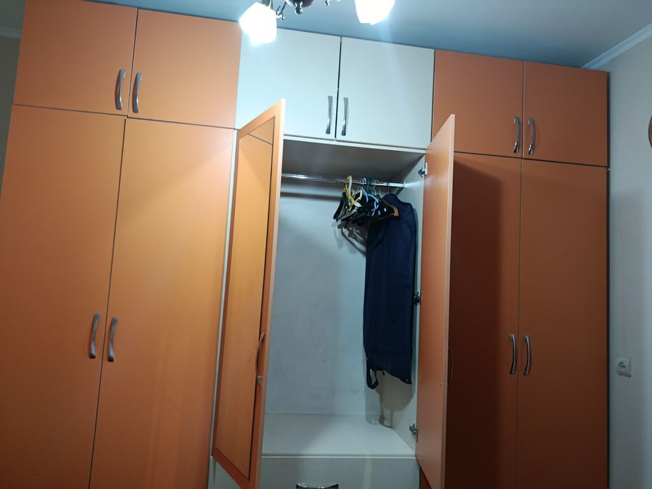 Продам встроенный шкаф