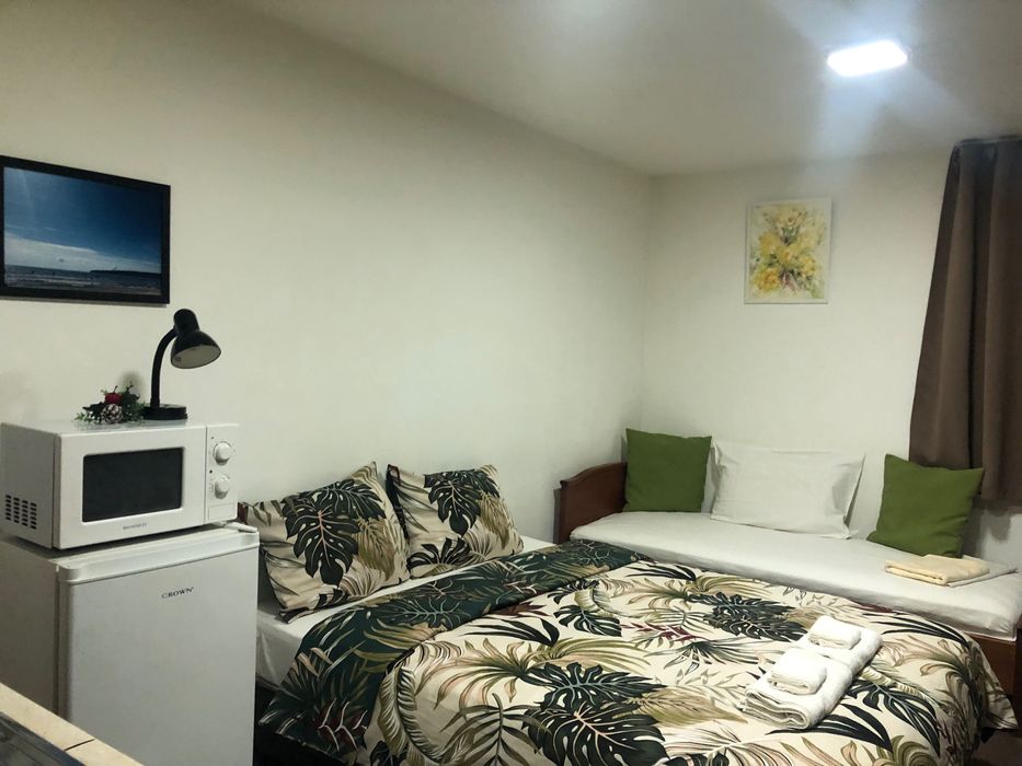 Студио  Орхидея до Морската градина на Варна и МУ, ИУ и ВВМУ