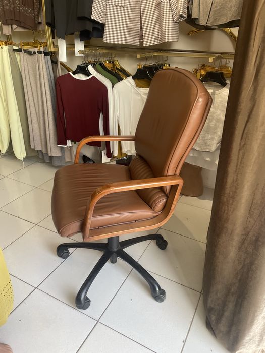 Kreslo  jigarrang xolati yahwi