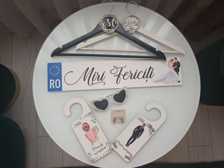 Vând Rochie de mireasa A line cu șliț    72 kg  160cm