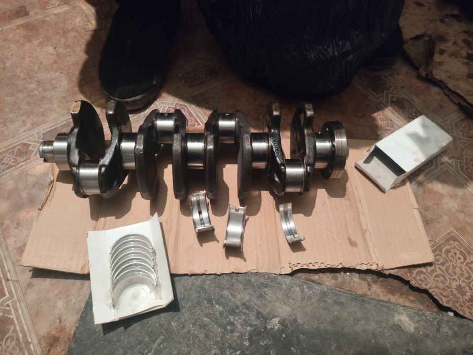 Каленвал ауди паст 1.8