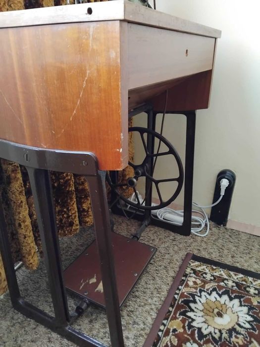 Стара Шевна Машина NAUMANN