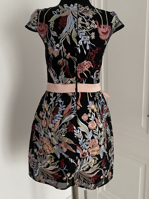 Rochie de zi, din dantelă
