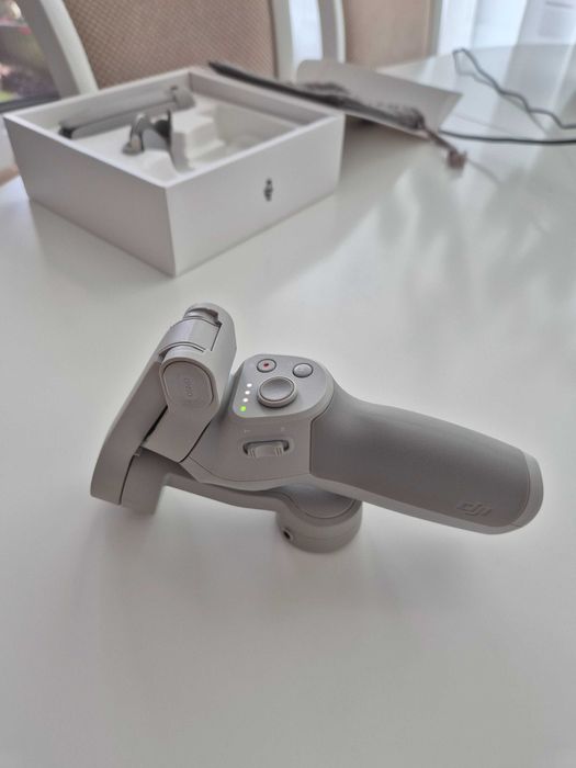 Gimbal/Stabilizator DJI Osmo Mobile 4 SE – Stare impecabilă