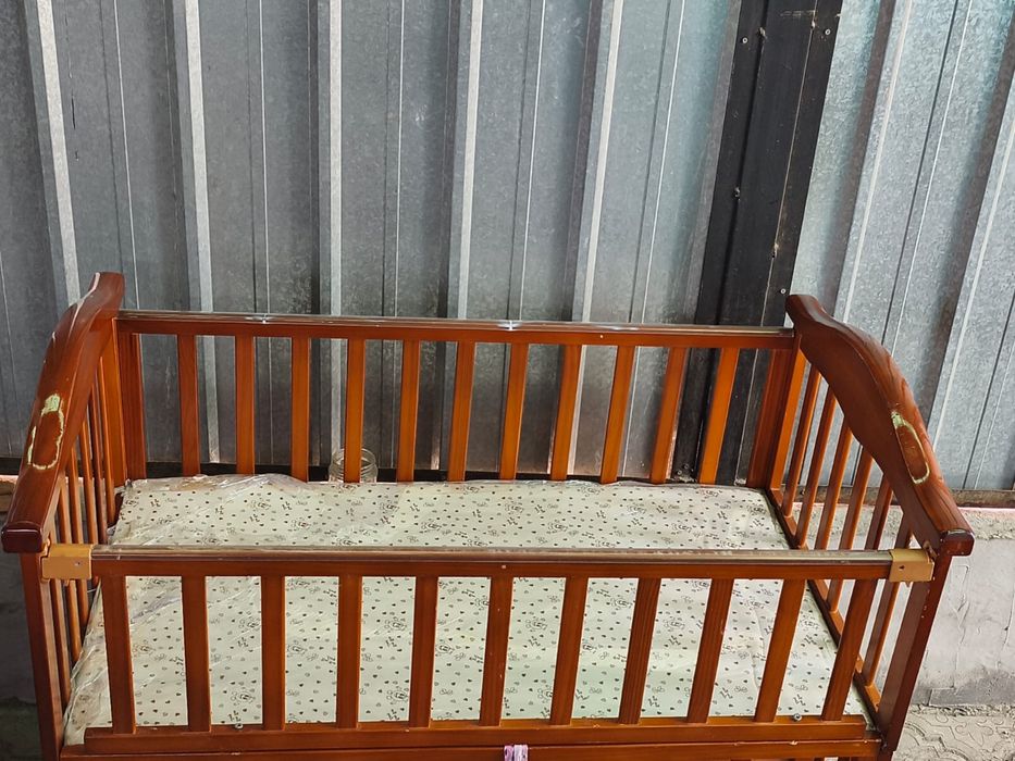 Продам манеж 15к и детский столик 10к