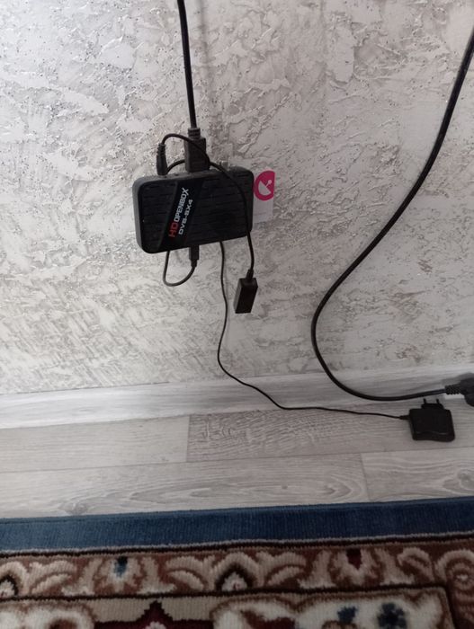 Продаю, телевизор,тарелку.