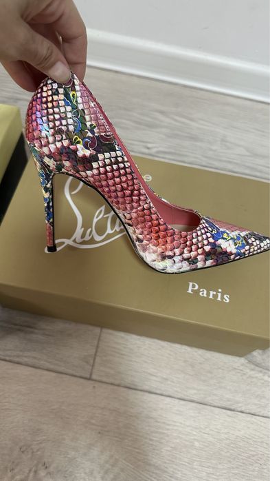 Размеры подходят s, m, обувь 36-37